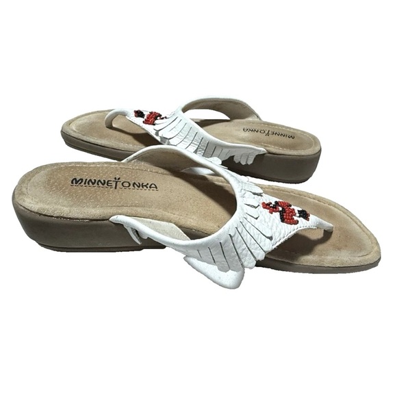 Minnetonka Beaded Thunderbird Fringe Sandals White Leather Thong Flip Flop Sz 8 - Picture 6 of 11